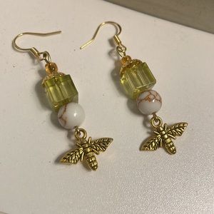 Queen Bee 🐝 Earrings⭐️